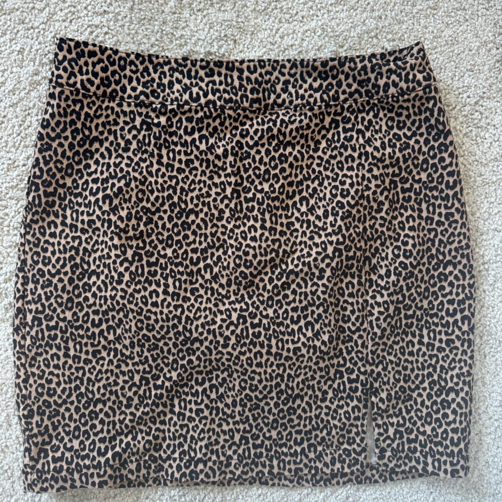 Cheetah/leopard Garage brand mini skirt size medium